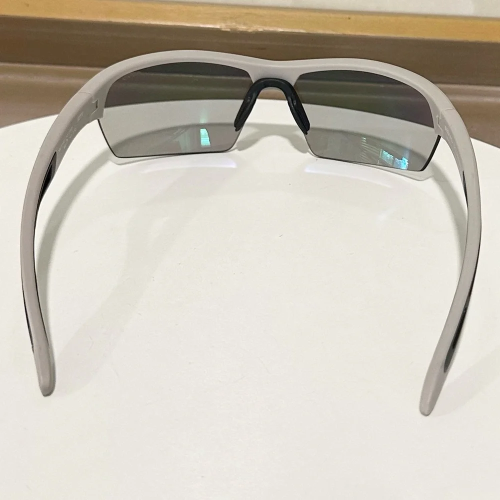 🕶️ REVO 🕶️ Jett Smoky Grey Green Water Lens Polarized Sunglasses